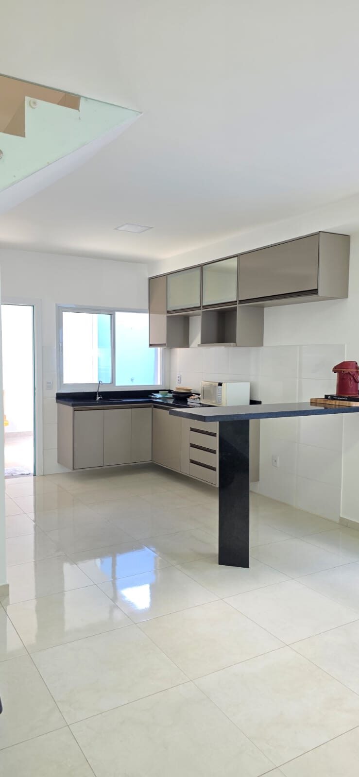 Casa Moderna com Área Gourmet e Energia Solar, miniatura 3