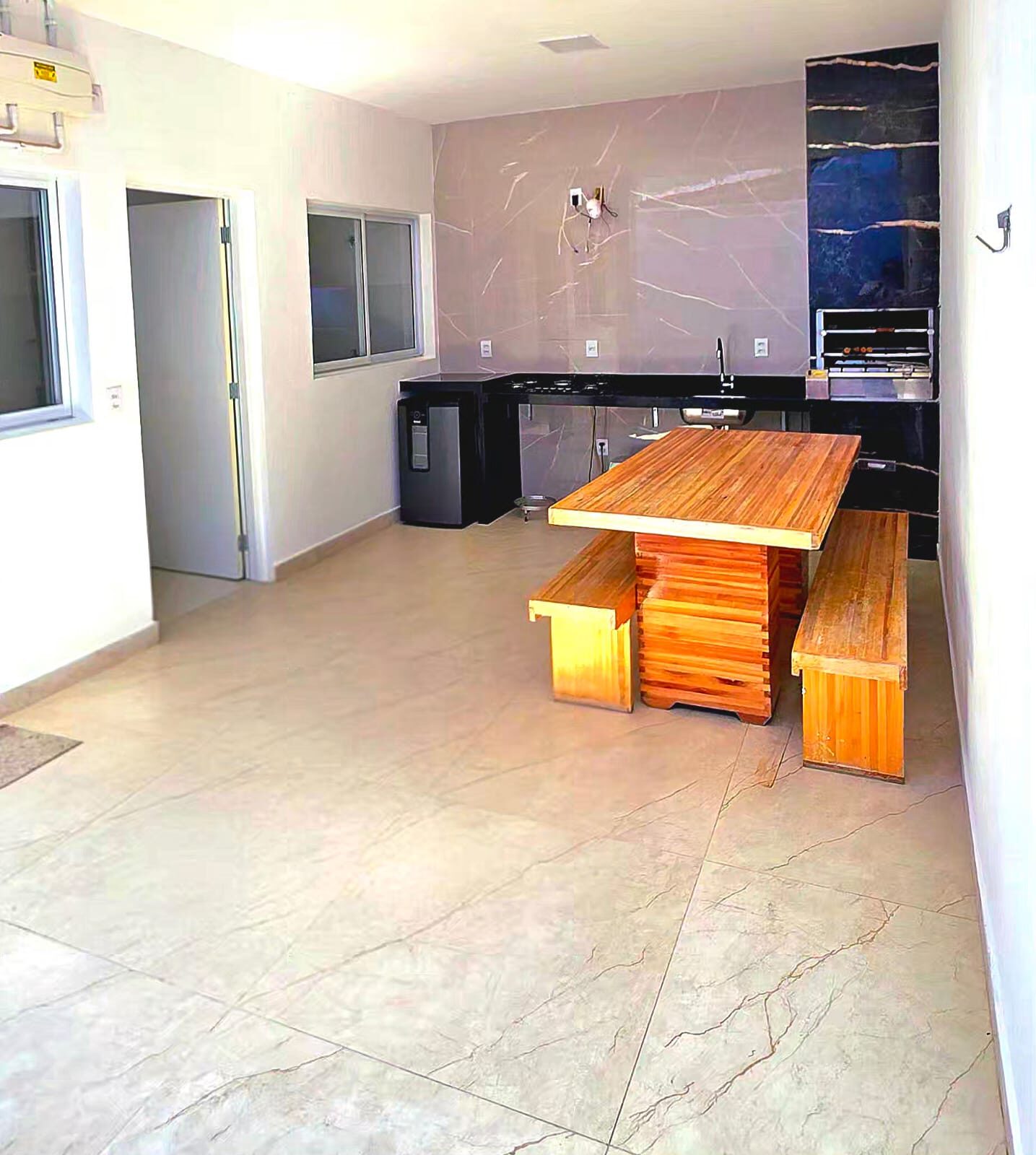 Casa Moderna com Área Gourmet e Energia Solar, miniatura 11